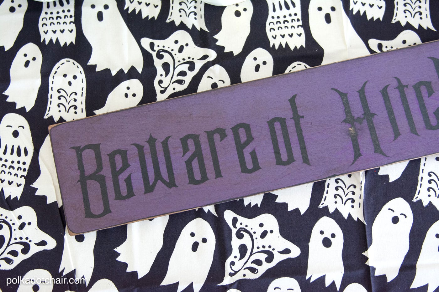 diy-wood-halloween-sign-tutorial-and-haunted-mansion-craft-idea-the-polka-dot-chair