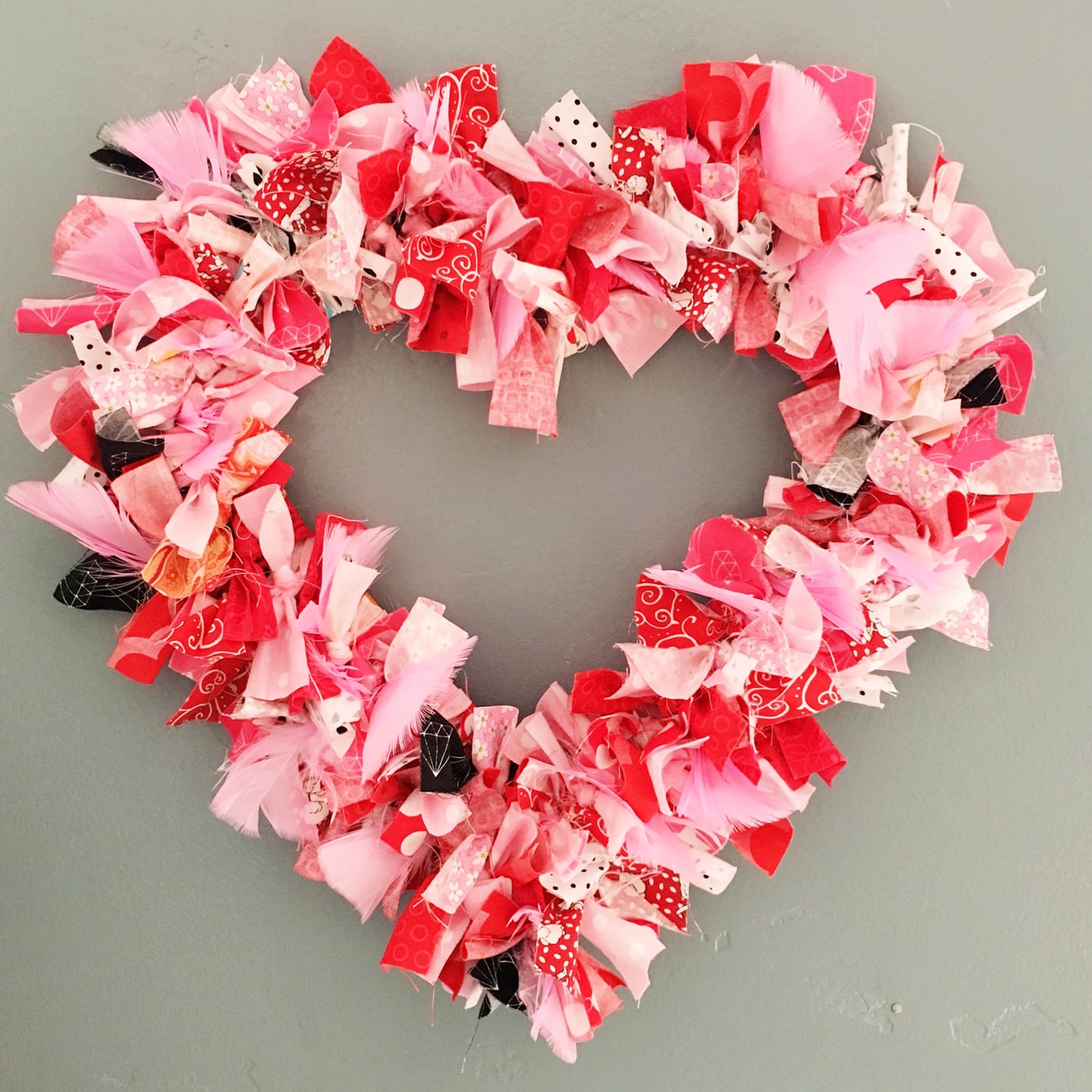 heart-fabric-scrap-wreath-tutorial - The Polka Dot Chair