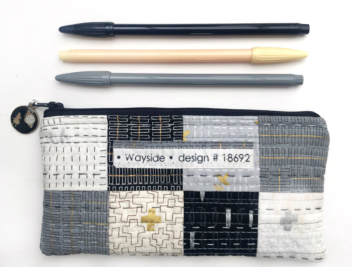 Quilted Patchwork Pencil Case ~ DIY Tutorial Ideas!