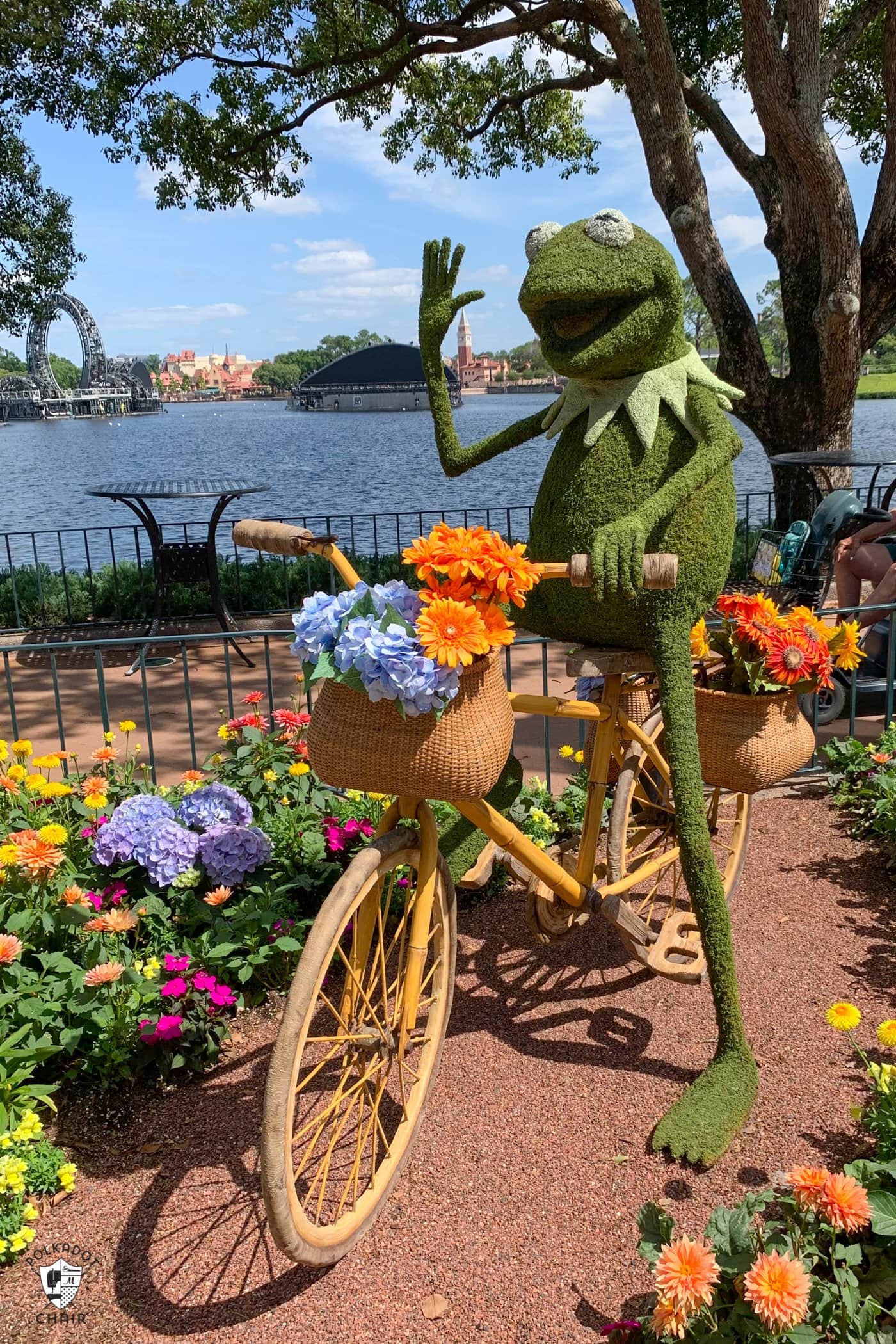 kermit topiary at epcot