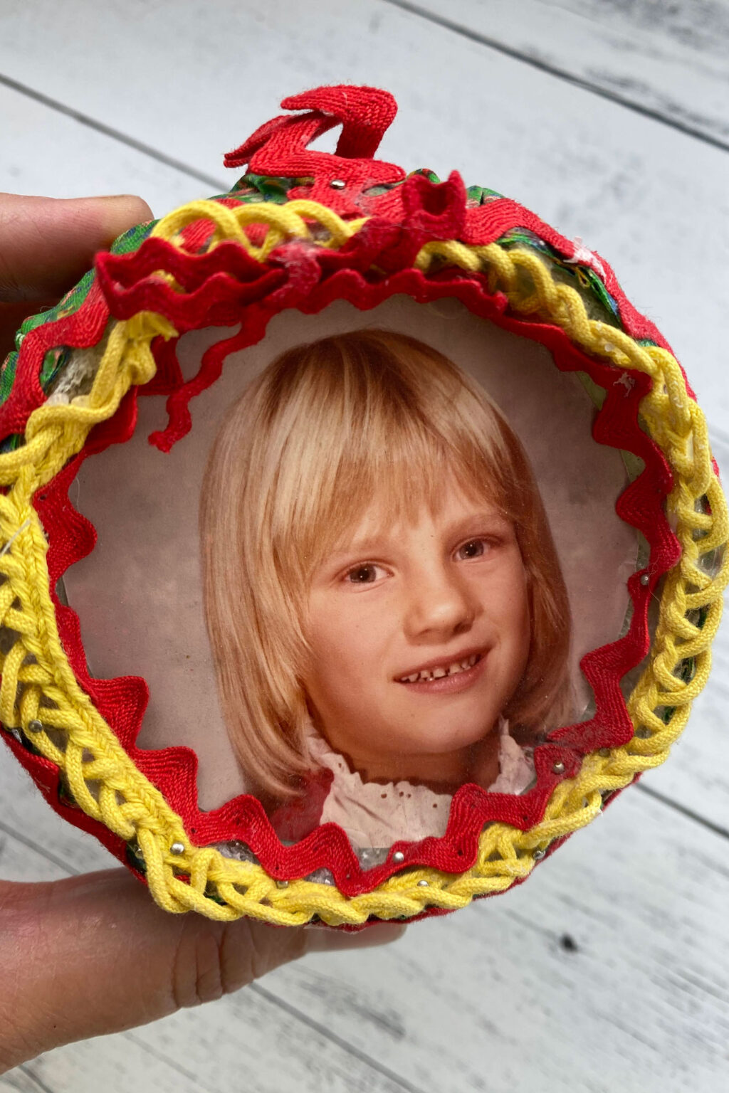 DIY Retro Photo Christmas Ornament Polka Dot Chair   Diy Ornaments From The 80s 1024x1536 